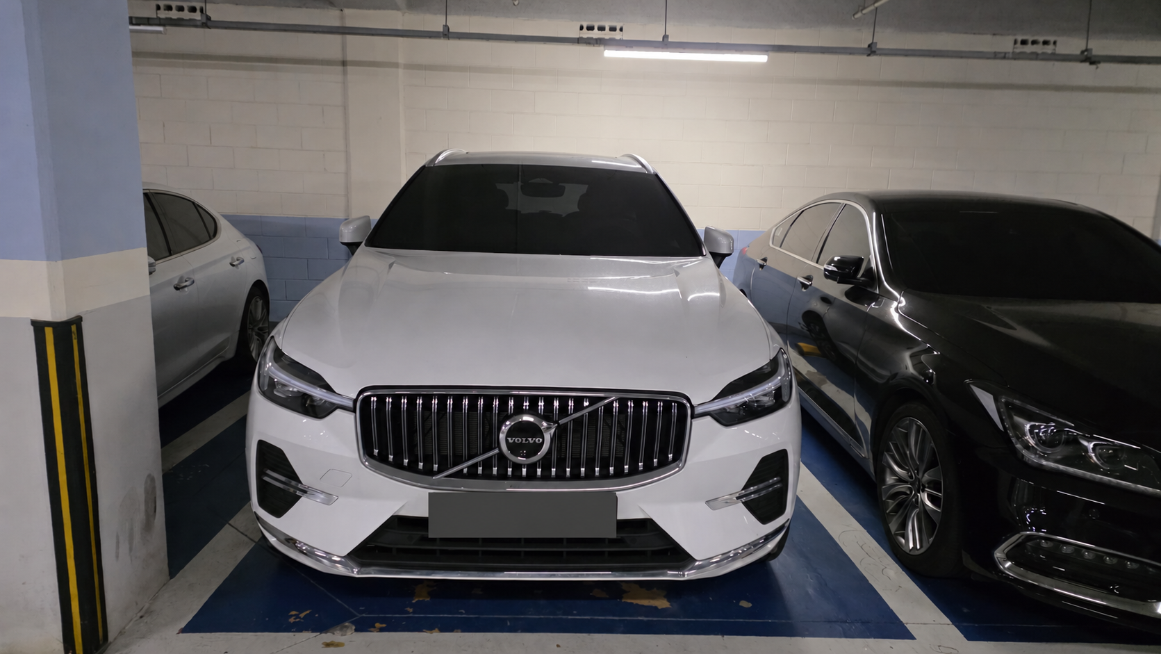 볼보 XC60 배터리 교체 출장 차량 전면 번호판 모자이크