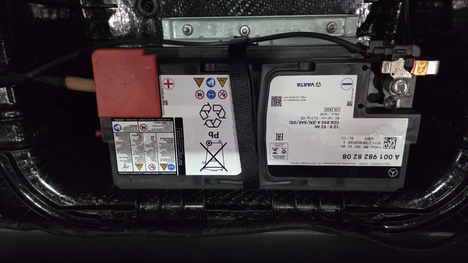 벤츠 S580 배터리 기존 순정 AGM 92Ah 850A 부품번호 A0019828208